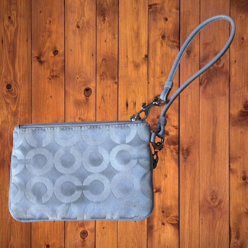 Coach Kristin OP ART Fog Light Gray Sateen Wristlet Signature Classic Charm